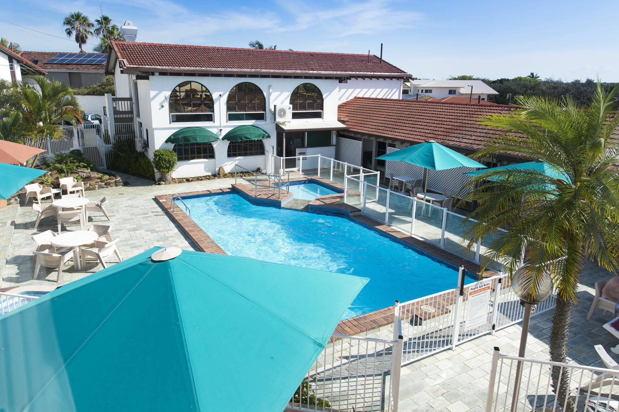 Don Pancho Beach Resort Bargara Exterior foto
